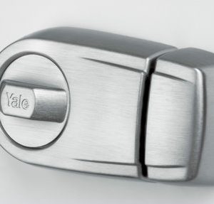 Yala aplicata Y2T - Yale, pentru usi de exterior lemn sau metal.